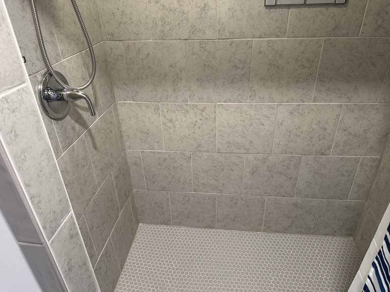 WELL MAINTAINED LOWER LEVEL SUITE ON A QUIET COURT