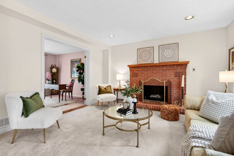 WONDERFUL FAMILY HOME IN GREAT GRIMSBY LOCATION!