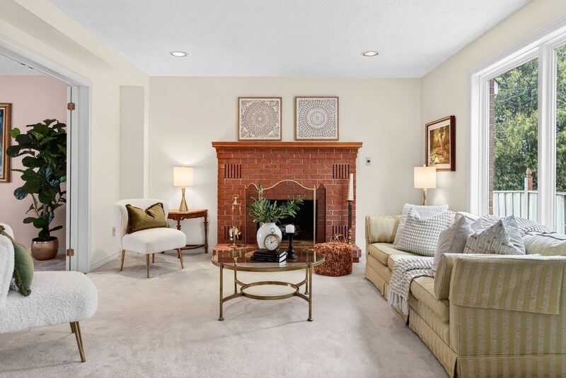 WONDERFUL FAMILY HOME IN GREAT GRIMSBY LOCATION!