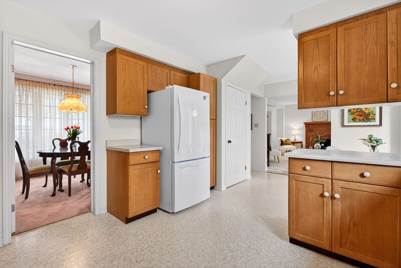 WONDERFUL FAMILY HOME IN GREAT GRIMSBY LOCATION!