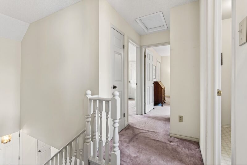 WONDERFUL FAMILY HOME IN GREAT GRIMSBY LOCATION!