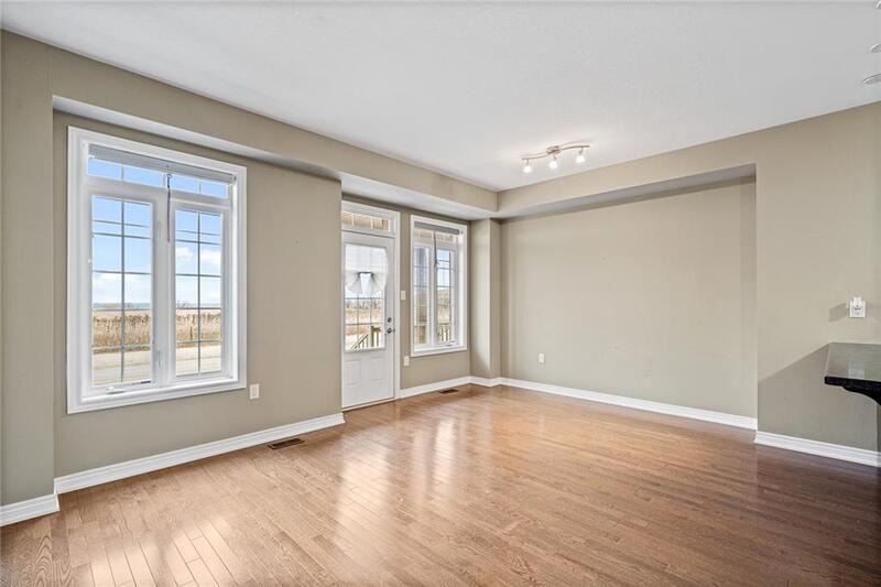 DESIRABLE 2-STRY TWN IN SOUGHT AFTER GRIMSBY ON-THE-LAKE