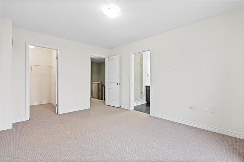 DESIRABLE 2-STRY TWN IN SOUGHT AFTER GRIMSBY ON-THE-LAKE