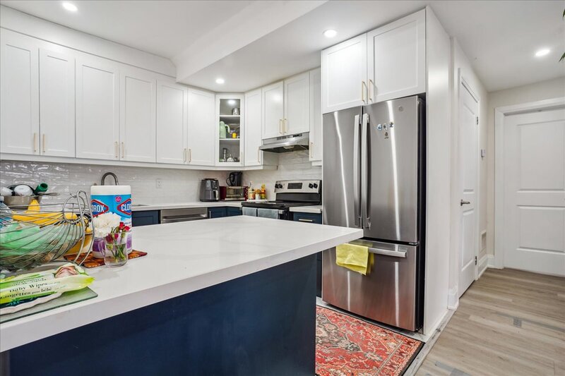 INVESTMENT OPPORTUNITY IN 3 UNIT MULTI-PLEX!