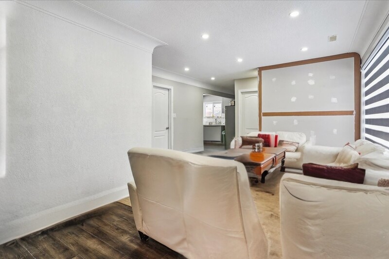 SPACIOUS UPPER LEVEL 4 BEDROOM HOME FOR LEASE