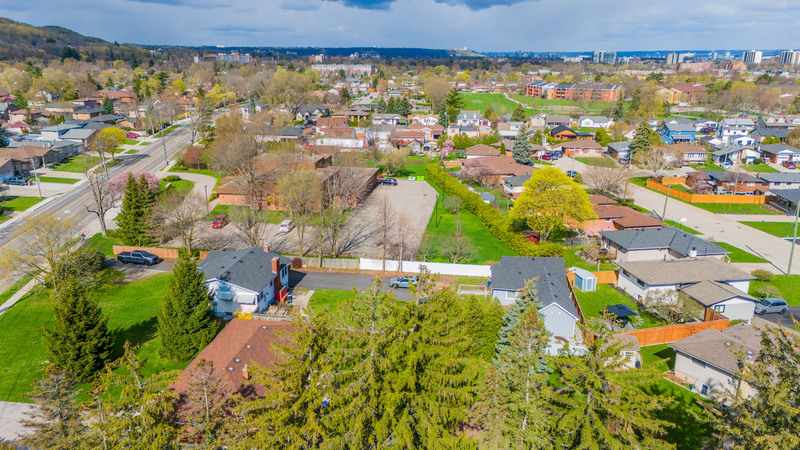 INVESTMENT OPPORTUNITY IN 3 UNIT MULTI-PLEX!