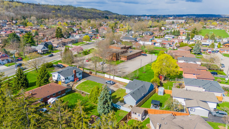 INVESTMENT OPPORTUNITY IN 3 UNIT MULTI-PLEX!