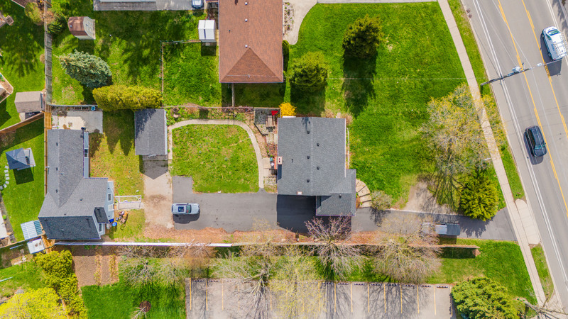 INVESTMENT OPPORTUNITY IN 3 UNIT MULTI-PLEX!