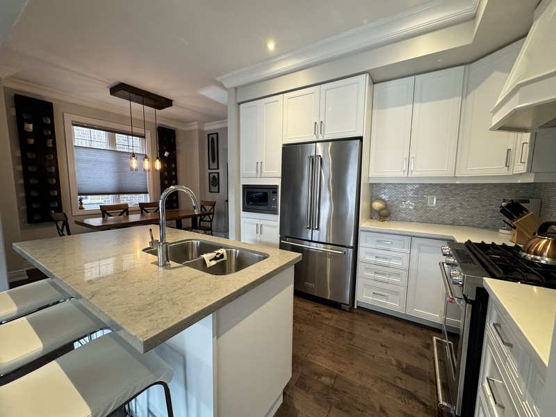 GREAT GRIMSBY BEACH FAMILY HOME FOR LEASE!