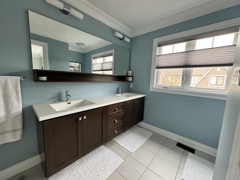 GREAT GRIMSBY BEACH FAMILY HOME FOR LEASE!