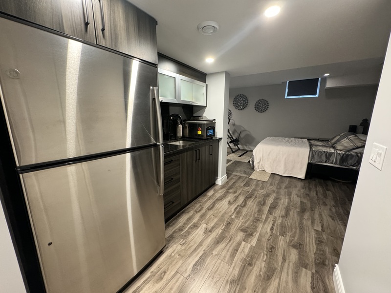 GREAT GRIMSBY BEACH FAMILY HOME FOR LEASE!