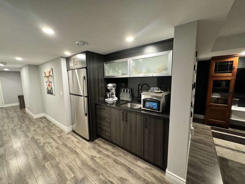 GREAT GRIMSBY BEACH FAMILY HOME FOR LEASE!