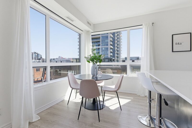 BEAUTIFUL CONDO IN THE HEART OF GRIMSBY-ON-THE-LAKE!