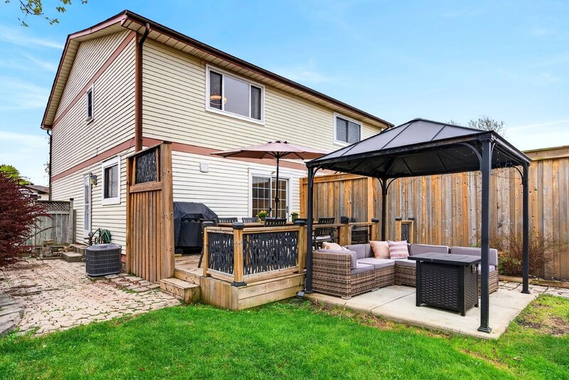 GREAT SEMI DETACHED FAMILY HOME IN BURLINGTON!