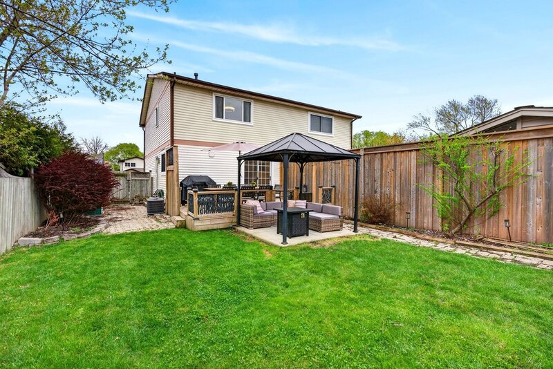 GREAT SEMI DETACHED FAMILY HOME IN BURLINGTON!