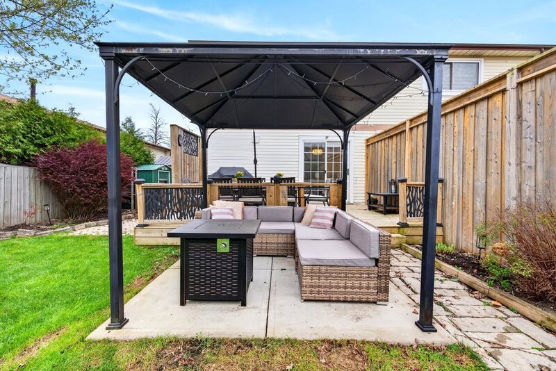 GREAT SEMI DETACHED FAMILY HOME IN BURLINGTON!