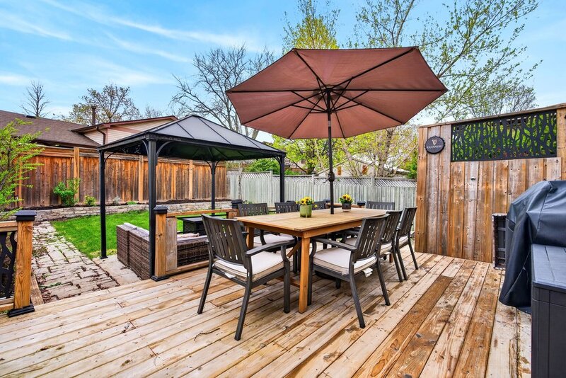 GREAT SEMI DETACHED FAMILY HOME IN BURLINGTON!