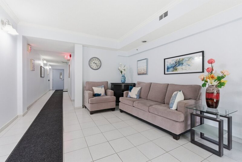 FANTASTIC LOCATION IN THIS STONEY CREEK CONDO APARTMENT!