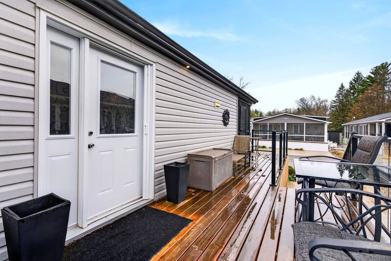 LOW MAINTENANCE LIVING IN THIS GREAT BURLINGTON COMMUNITY!
