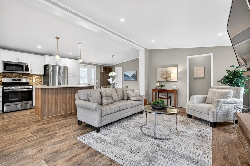 LOW MAINTENANCE LIVING IN THIS GREAT BURLINGTON COMMUNITY!
