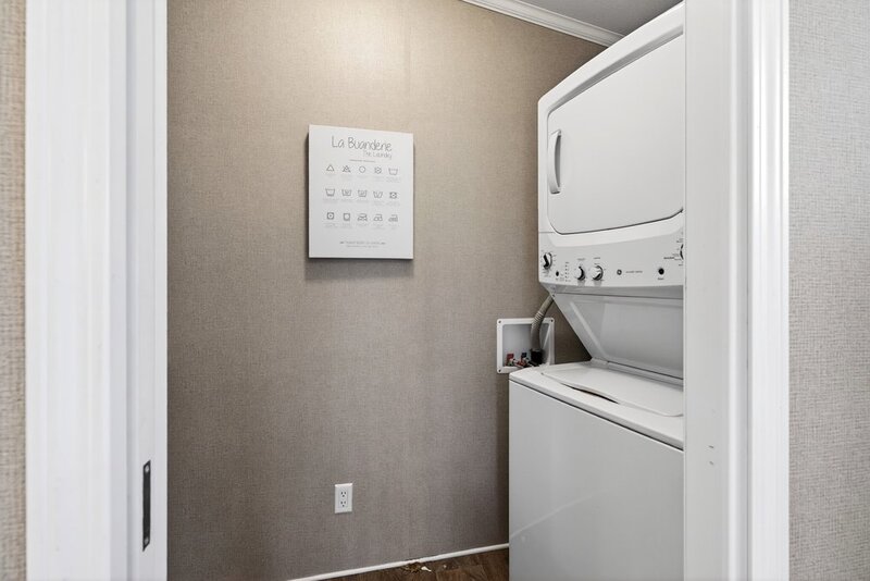 LOW MAINTENANCE LIVING IN THIS GREAT BURLINGTON COMMUNITY!