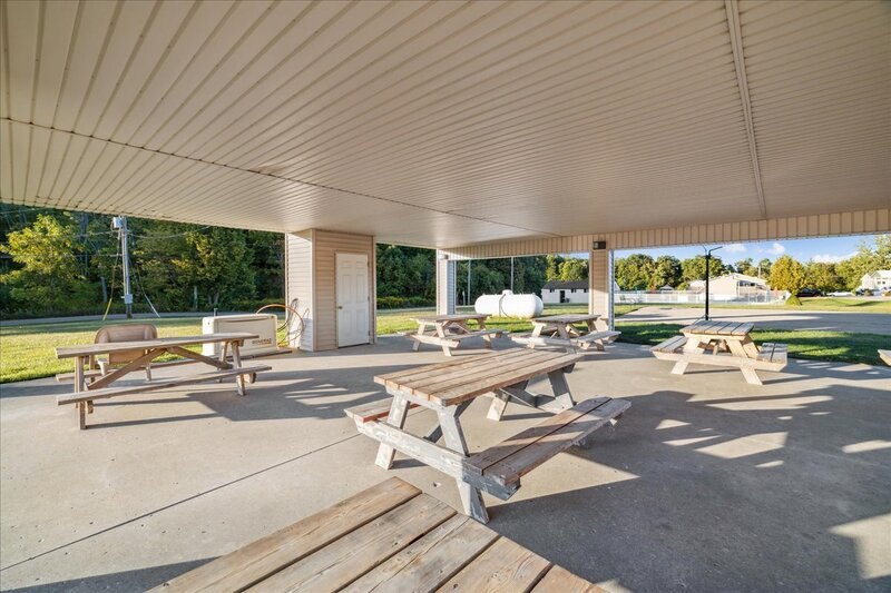 LOW MAINTENANCE LIVING IN THIS GREAT BURLINGTON COMMUNITY!