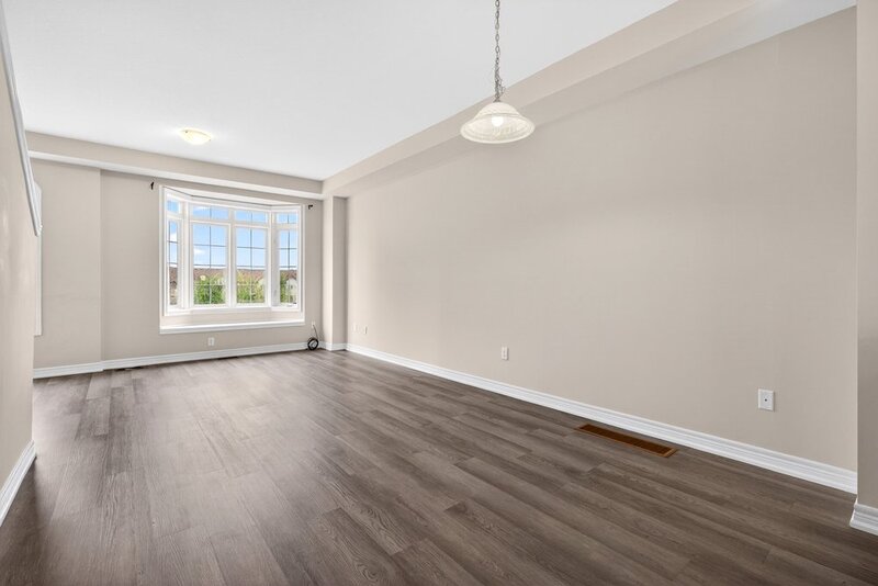 GREAT CONDO IN GRIMSBY-ON-THE-LAKE FOR LEASE!