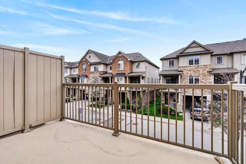 GREAT CONDO IN GRIMSBY-ON-THE-LAKE FOR LEASE!