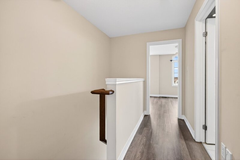 GREAT CONDO IN GRIMSBY-ON-THE-LAKE FOR LEASE!