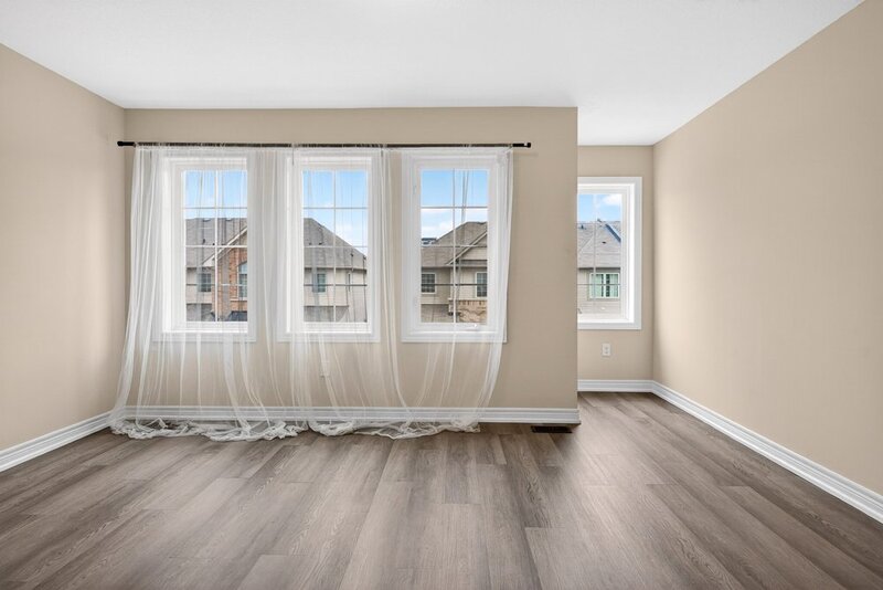 GREAT CONDO IN GRIMSBY-ON-THE-LAKE FOR LEASE!