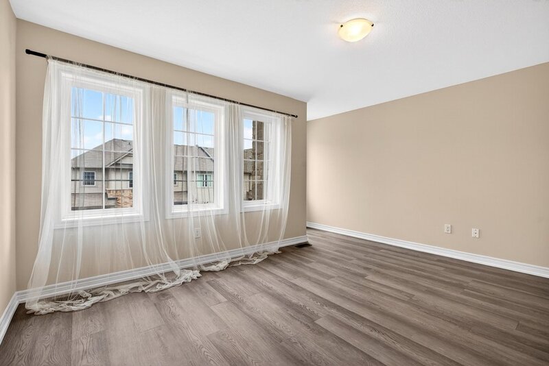 GREAT CONDO IN GRIMSBY-ON-THE-LAKE FOR LEASE!