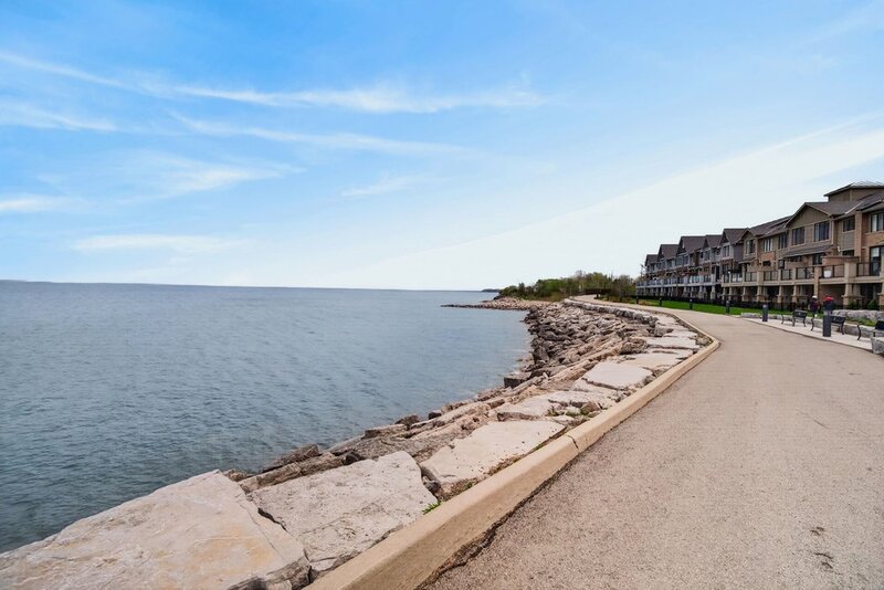 GREAT CONDO IN GRIMSBY-ON-THE-LAKE FOR LEASE!
