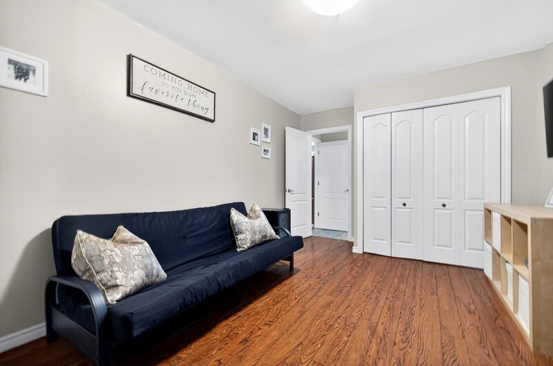 CHARMING 1.5 STORY HOME IN DUNNVILLE!