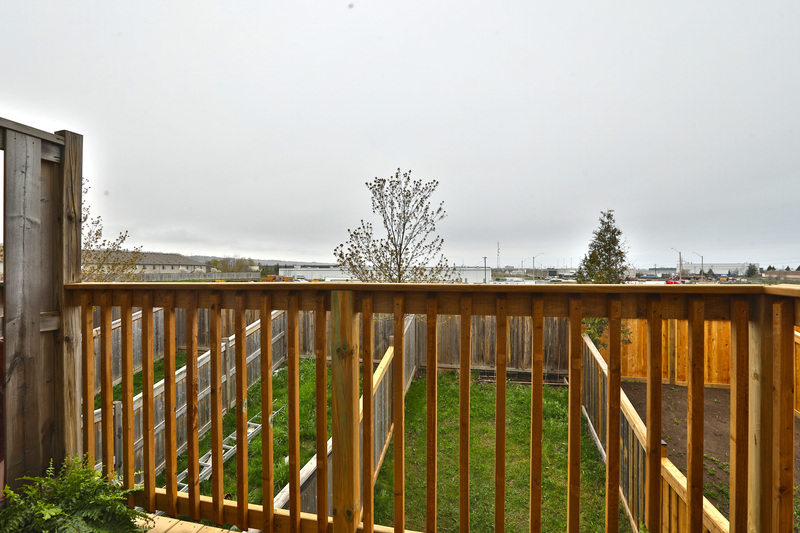 BEAUTIFULLY MAINTAINED TOWNHOME FOR LEASE IN WINONA!