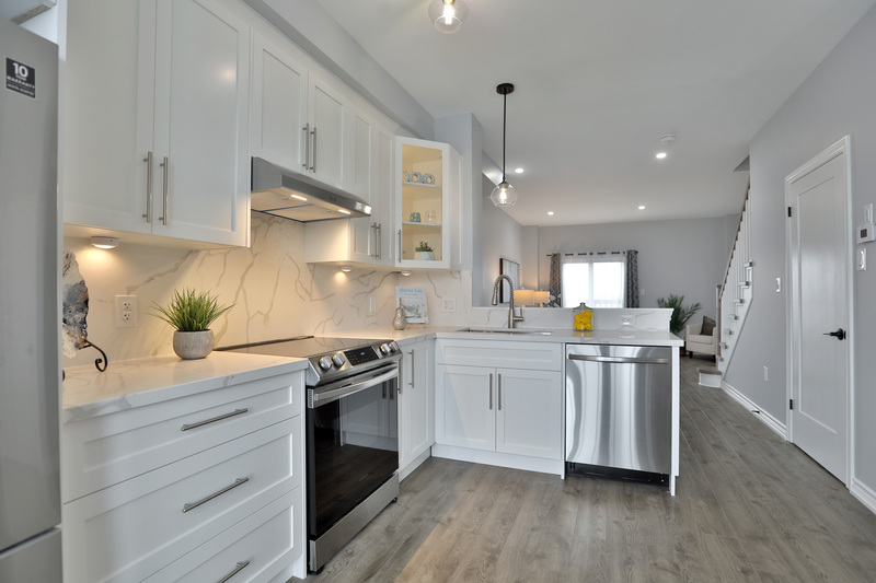 BEAUTIFULLY MAINTAINED TOWNHOME FOR LEASE IN WINONA!