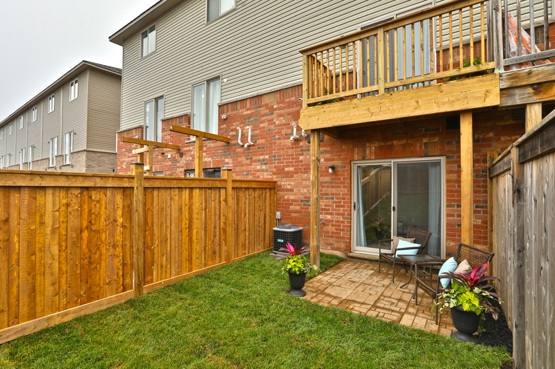 BEAUTIFULLY MAINTAINED TOWNHOME FOR LEASE IN WINONA!