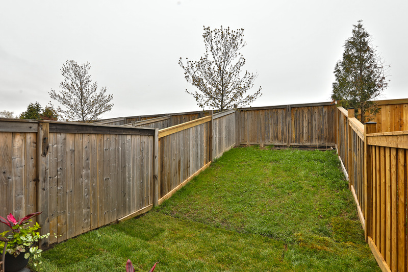 BEAUTIFULLY MAINTAINED TOWNHOME FOR LEASE IN WINONA!