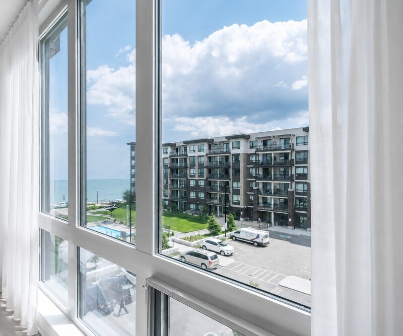 BEAUTIFUL CONDO IN THE HEART OF GRIMSBY-ON-THE-LAKE!