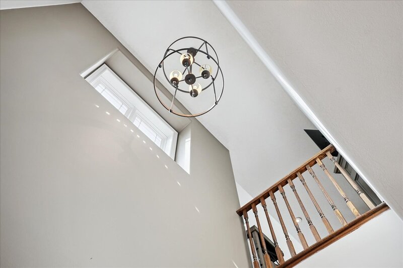 AMAZING WEST GRIMSBY HOME WITH INGROUND POOL!