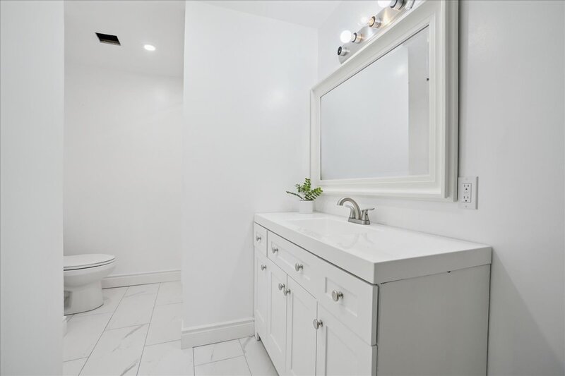AMAZING WEST GRIMSBY HOME WITH INGROUND POOL!