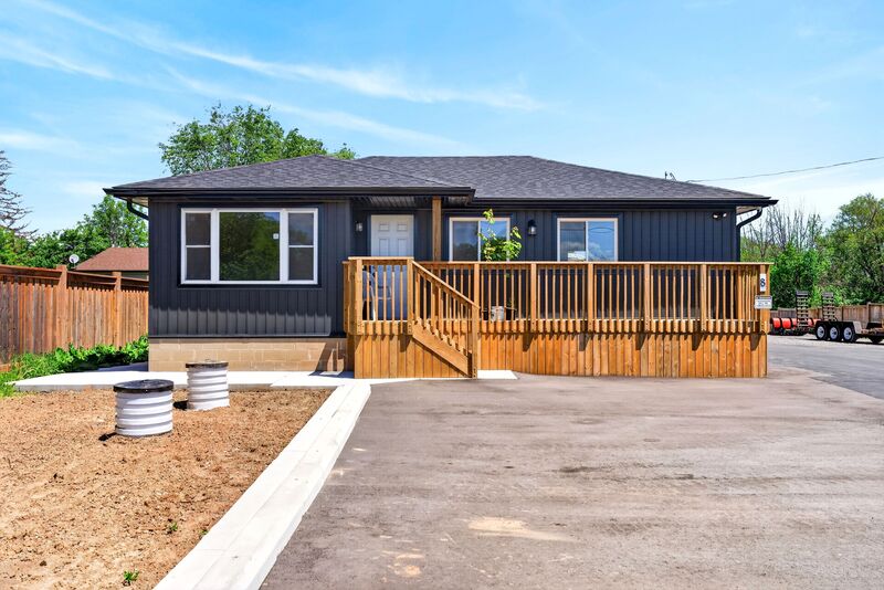 GREAT OPPORTUNITY TO RENT A MAIN FLOOR UNIT IN STONEY CREEK!