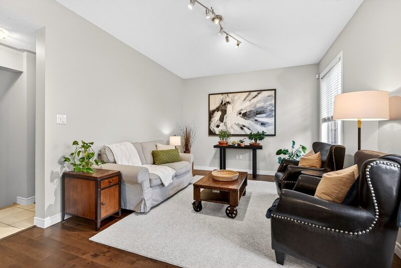 SPACIOUS FAMILY HOME ON SOUGHT AFTER HAMILTON MTN