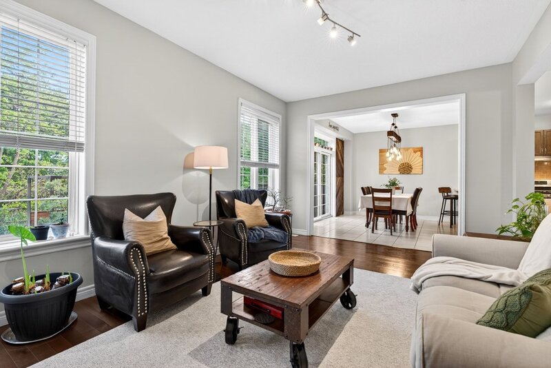 SPACIOUS FAMILY HOME ON SOUGHT AFTER HAMILTON MTN
