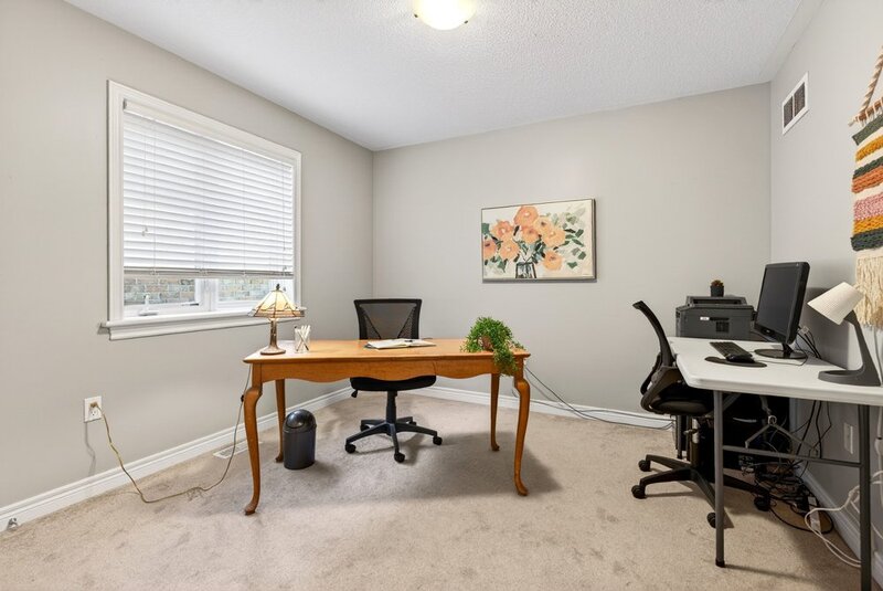 SPACIOUS FAMILY HOME ON SOUGHT AFTER HAMILTON MTN