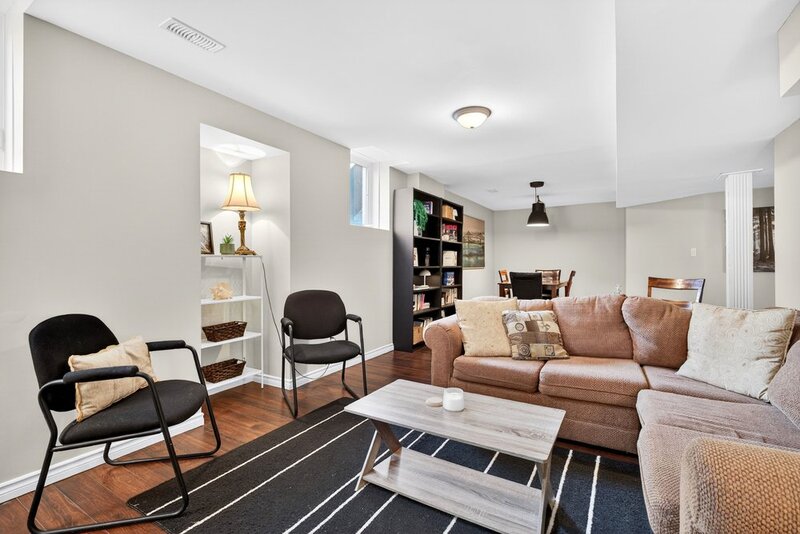 SPACIOUS FAMILY HOME ON SOUGHT AFTER HAMILTON MTN