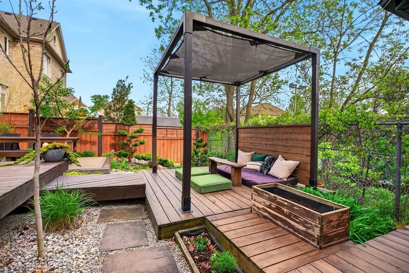 SPACIOUS FAMILY HOME ON SOUGHT AFTER HAMILTON MTN
