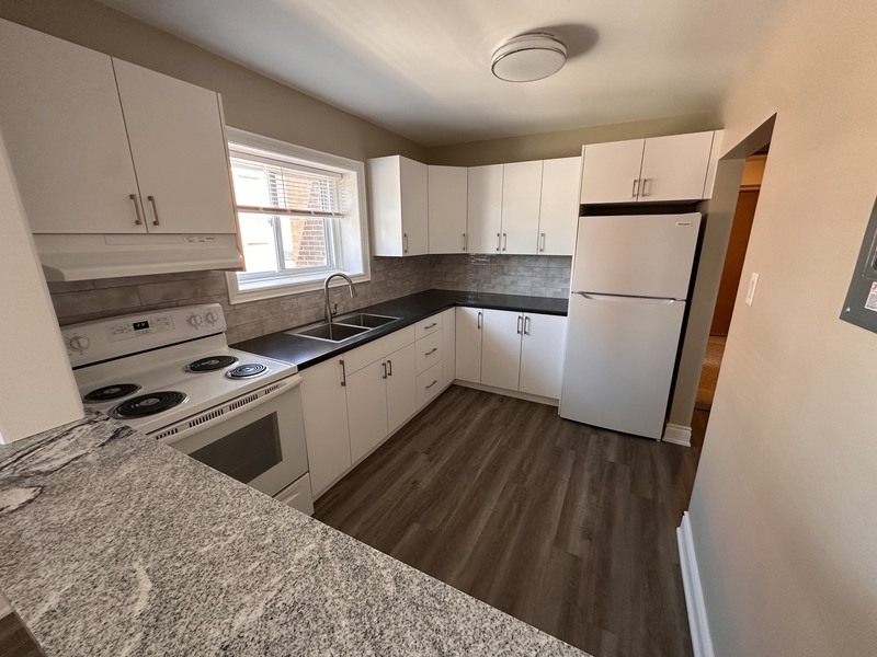 GREAT WALKABLE APARTMENT ON HAMILTON MOUNTAIN!