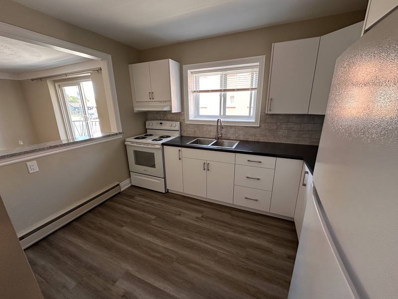 GREAT WALKABLE APARTMENT ON HAMILTON MOUNTAIN!
