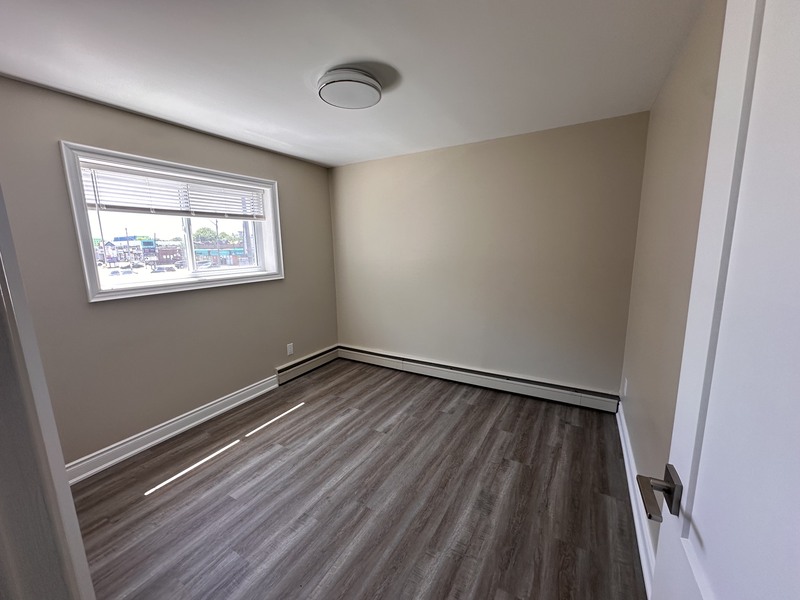 GREAT WALKABLE APARTMENT ON HAMILTON MOUNTAIN!