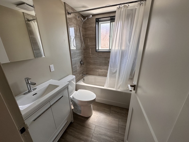 GREAT WALKABLE APARTMENT ON HAMILTON MOUNTAIN!